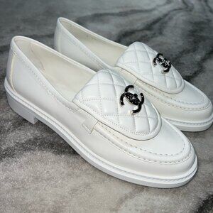 Chanel NEW White CC Logo Flats Silver Turnlock Moccasins Loafers Size 38